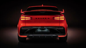 Genesis GV60 Magma - полная задняя часть.