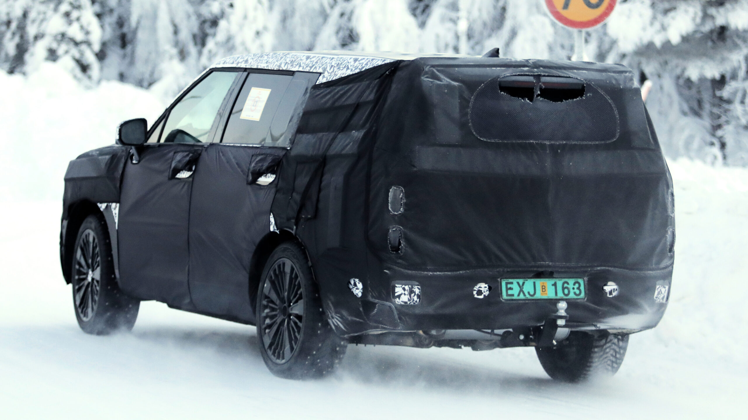 Hyundai Santa Fe Facelift - задняя 3/4 часть