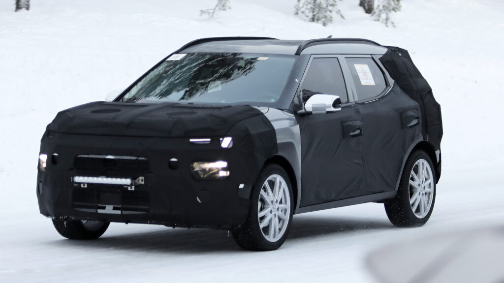 Hyundai compact SUV - front 3/4