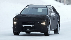 Компактный внедорожник Hyundai - передний край.