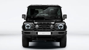 Ineos Grenadier Black Edition - передняя часть студии.