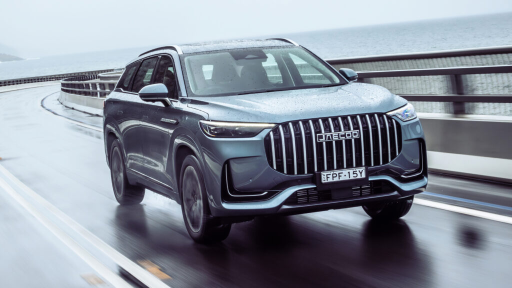 Jaecoo 8 - front 3/4