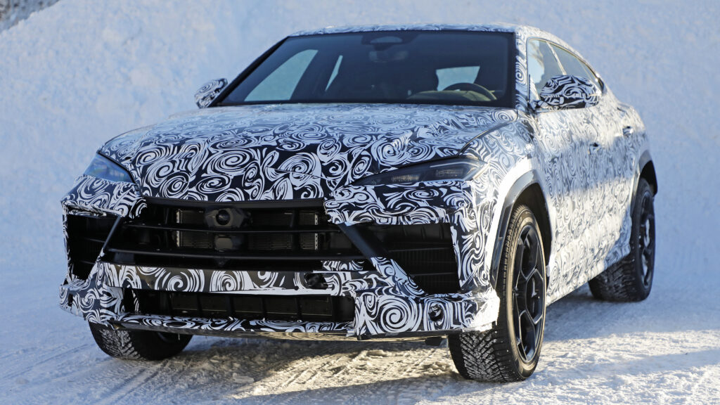 Lamborghini Urus Performante снова попался с таинственной силовой установкой Lamborghini Urus SE Performante - front 3/4