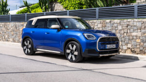 Mini Countryman E - front 3/4