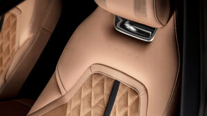 Mazda 6e - сидячие места.