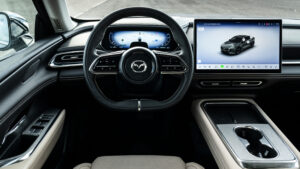 Mazda 6e - вид водителя.