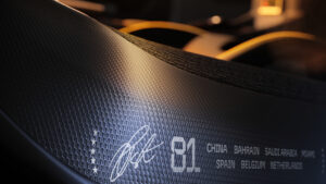 McLaren Artura Spider MCL39 Championship Edition - автограф с подписью автора автомобиля.