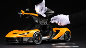 McLaren W1 в масштабе 1:8 - детали.