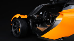 McLaren W1 1:8 scale - interior