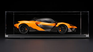 McLaren W1 в масштабе 1:8 - боковой профиль.