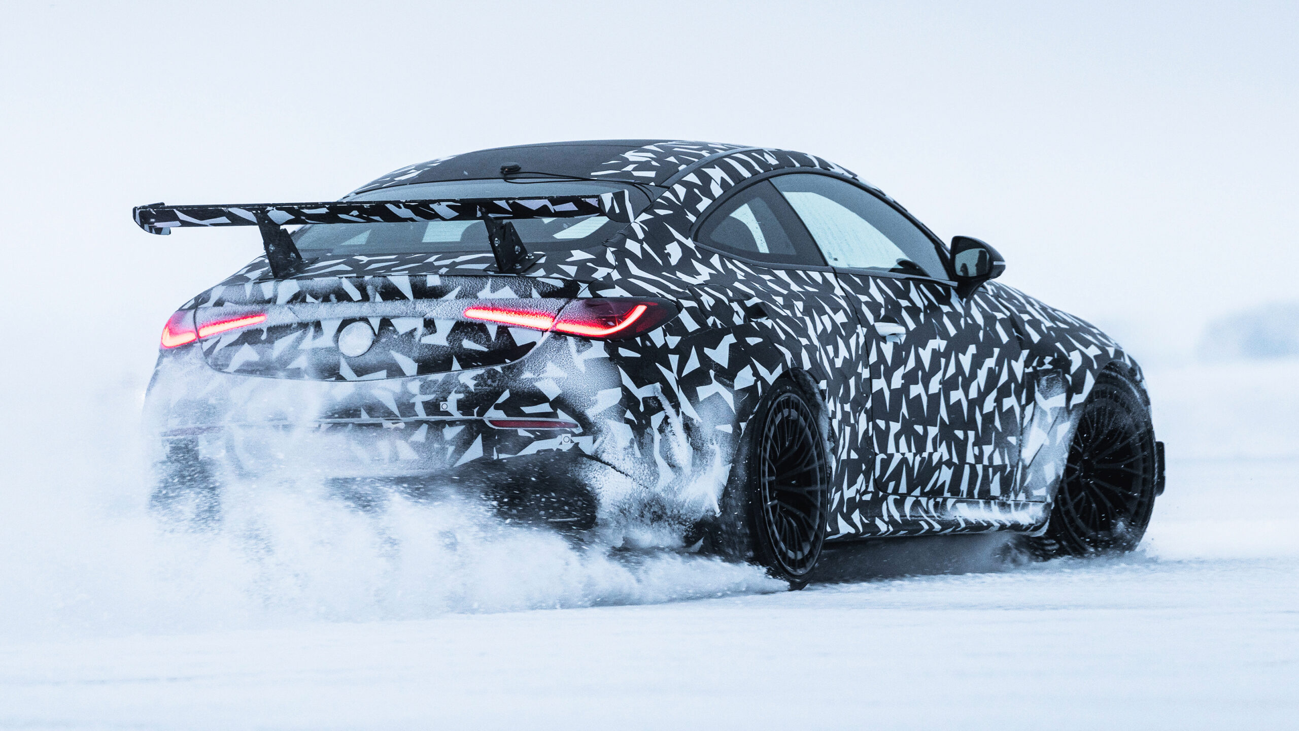 Mercedes-AMG Mythos серии CLE - задний 3/4