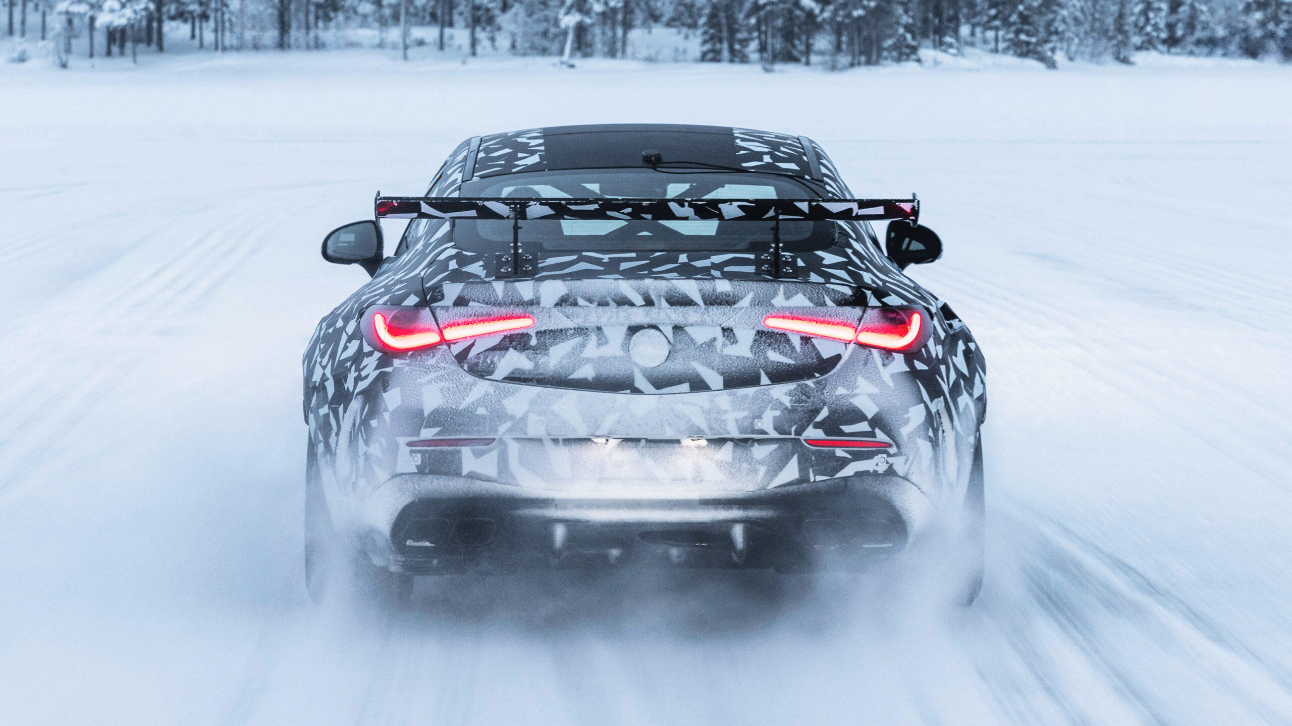 Mercedes-AMG Mythos серии CLE - задняя часть.