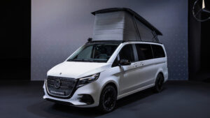 Мерседес Марко Поло Горизонт - передняя статическая.