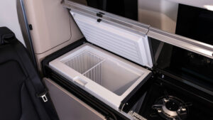 Мерседес Марко Поло - холодильник