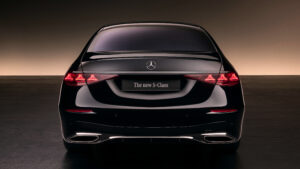 Mercedes S-Class facelift - полный задний фланг.