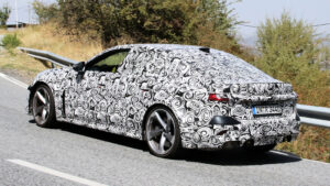 Новый Audi RS 5 седан - задние 3/4 отрезка.