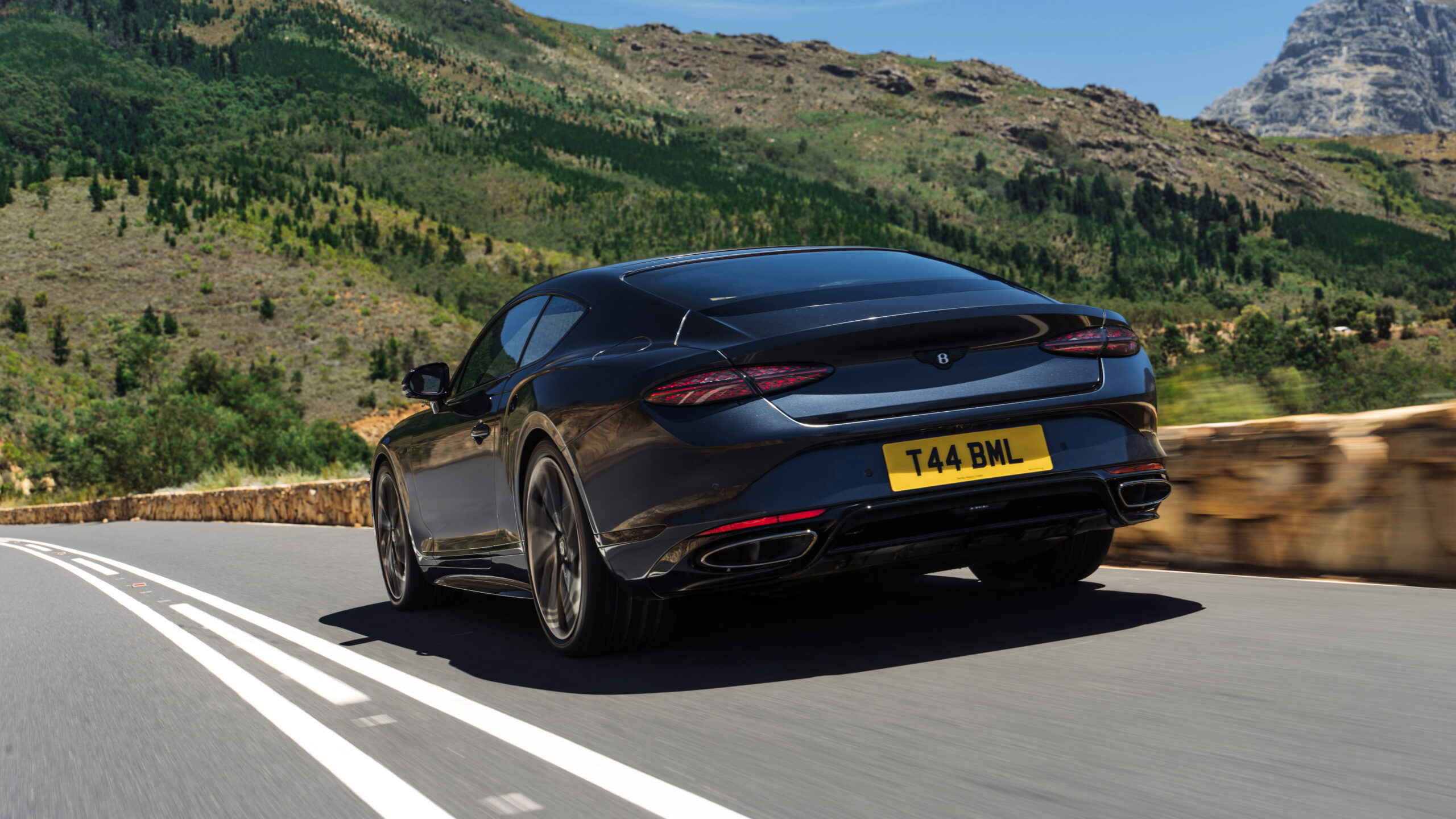 Новый Bentley Continental GT S - задняя система слежения.