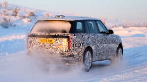 Facelifted Range Rover 2027 - rear