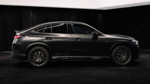 Mercedes-AMG GLC 53 Coupe - боковая студия.