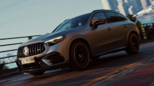 Mercedes-AMG GLC 53 - передняя передняя часть.