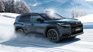 Новый Suzuki Поперек - фронтальный угол в снегу.