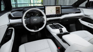 Toyota Highlander BEV - dashboard