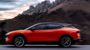 2026 Lotus Eletre гибридный - боковой профиль