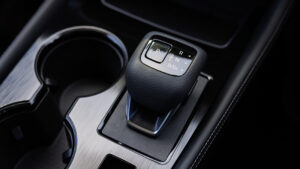 2026 Nissan X-Trail - селектор привода.