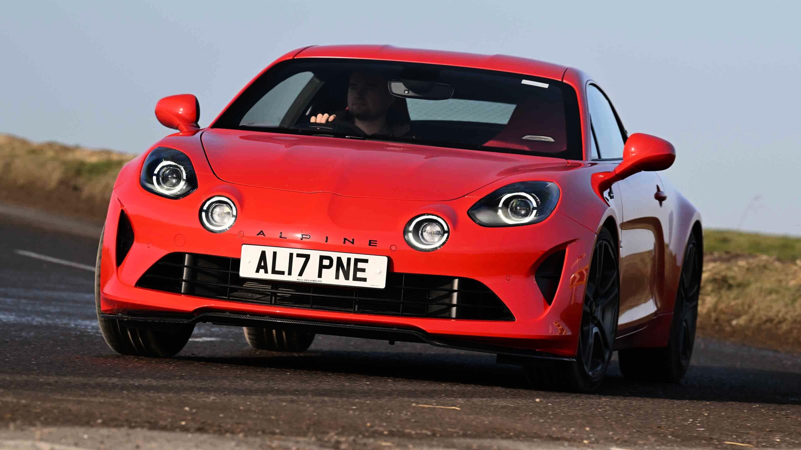 Alpine A110 S - передний поворот в повороте.