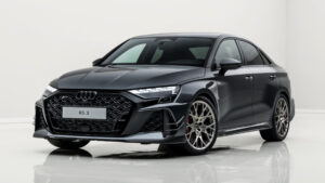 Audi RS 3 Saloon Competition Limited - передняя студия.