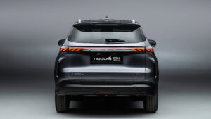 Chery Tiggo 4 - полная задняя часть.