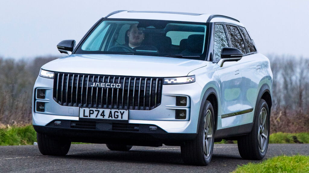 Jaecoo 7 - front action