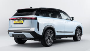 Jaecoo 7 SHS-S - задняя часть.