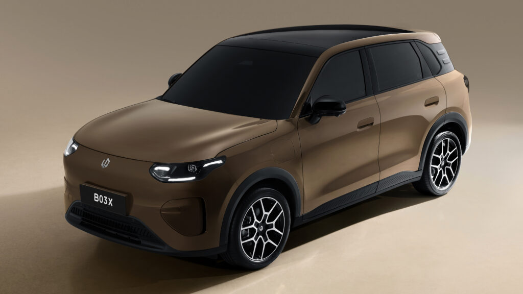 Будущее Leapmotor: китайский бренд выпустит внедорожники B10 и B03X, плюс люк B05 Скользкий двигатель B03X (коричневый) - передний передний.