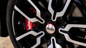 MINI 1965 Victory Edition - колеса из легированного сплава.