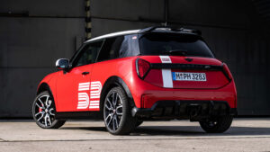 MINI 1965 Victory Edition - задняя часть 3/4