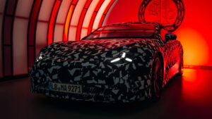 Электрический суперсалон Mercedes-AMG - передний 3/4 статический.