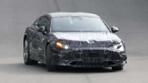 Мерседес AMG EQ суперсалон шпионский снимок - спереди.