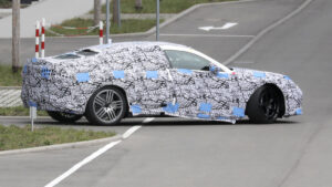 Мерседес AMG EQ суперсалон шпионский выстрел - задняя четверть