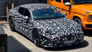 Электрический суперсалон Mercedes-AMG - передний 3/4 статический.