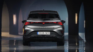 Новая Cupra Born VZ подтяжка лица - задняя часть.