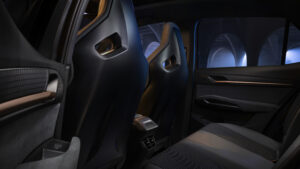 Новая Купра Born VZ facelift - задний интерьер.