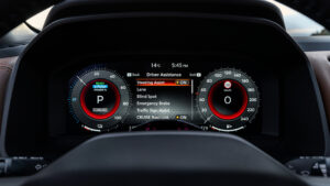 Новый Nissan X-Trail N-Trek - экран водителя.