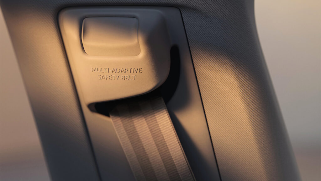 Запущен новый многоадаптивный ремень безопасности Volvo с первой в мире технологией персонализации New Volvo Multi-adaptive Safety Belt - b-pillar
