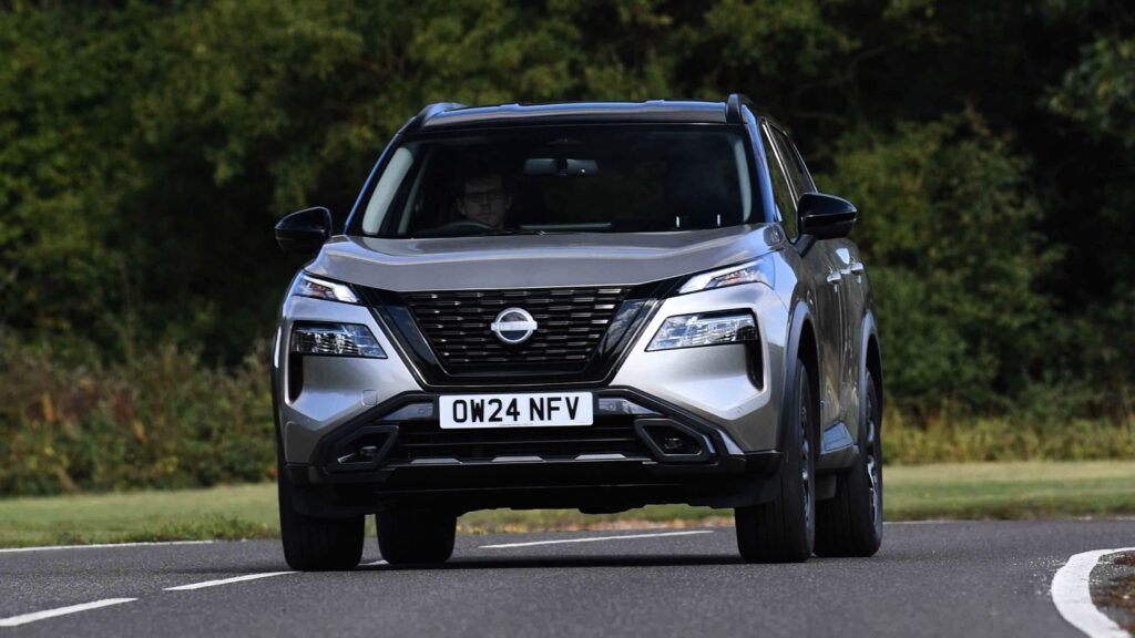 Nissan X-Trail - front corner left