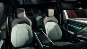 Porsche Cayenne Electric S - сиденья для легковых автомобилей.