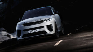 Range Rover Sport SV Ultimate white