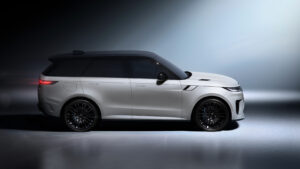 Range Rover Sport SV Ultimate с боковой стороны