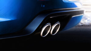 Выхлопные газы Range Rover Sport SV Ultimate являются выхлопными газами Range Rover Sport.