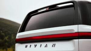 Rivian R2 возвращается.